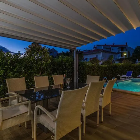 Antonela Mit Privatem Pool By Interhome