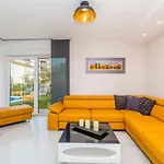 Vakantiehuis Antonela Mit Privatem Pool By Interhome *