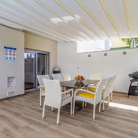 Antonela Mit Privatem Pool By Interhome Vikendica Malinska