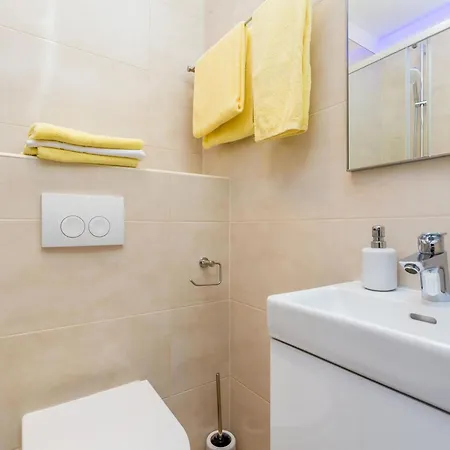 Antonela Mit Privatem Pool By Interhome Vikendica Malinska