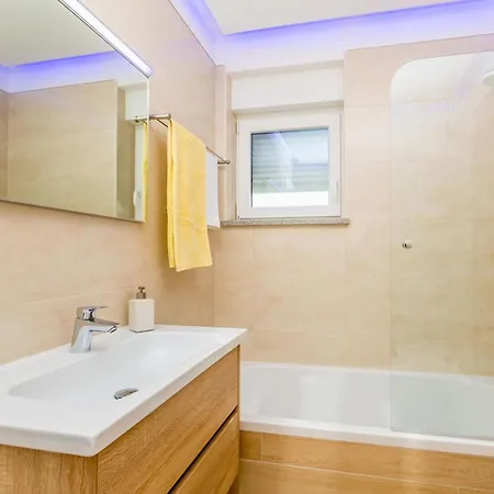 Vikendica Antonela Mit Privatem Pool By Interhome