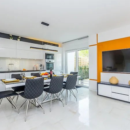 Vikendica Antonela Mit Privatem Pool By Interhome Malinska