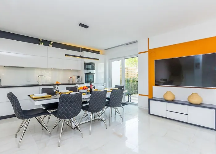 Ferienhaus Antonela Mit Privatem Pool By Interhome Malinska